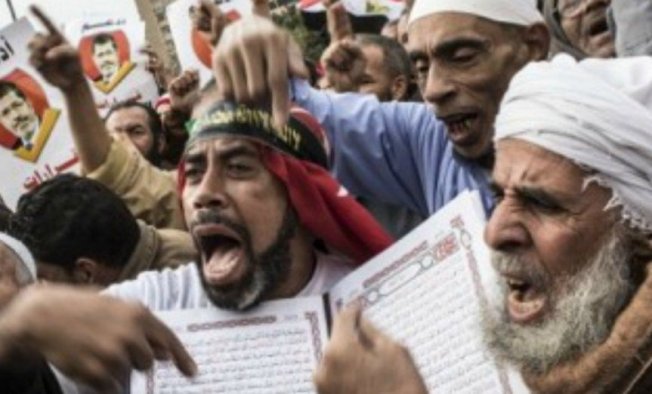 Angry-Muslims-1024x536 Crop